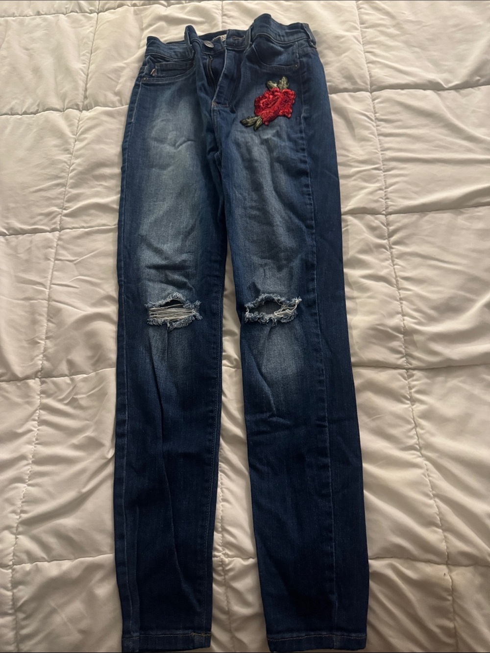 Size 7 Dark Blue Womens Skinny Jeans with Red Rose Patch